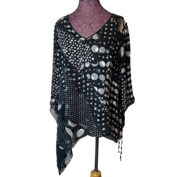 Carolyn De La Drapiere Sz  M L Assymetrical Silk Top *missing Sz Tag - Picture 1 of 6